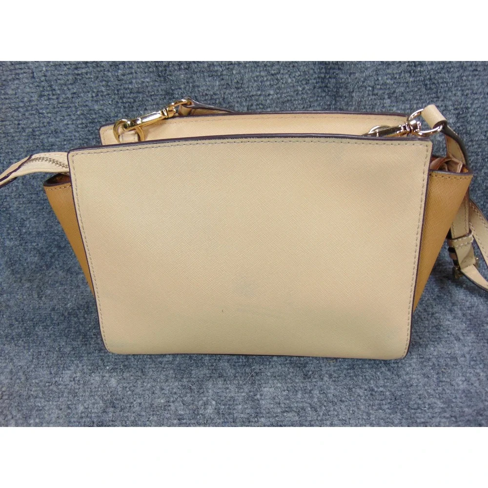 Michael Kors Selma Crossbody Tan Beige White Leather Saffiano Satchel Bag Flaw‎